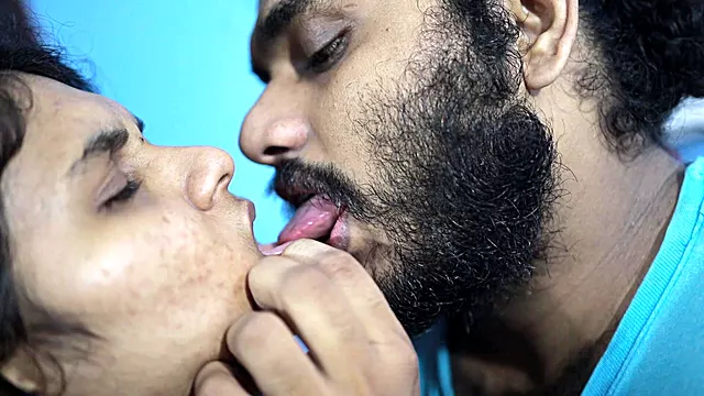 Srbi Lizanje Pazuha, Romantični Poljubac, Indian Movi Hot Sex, Najerotićniji Poljupci