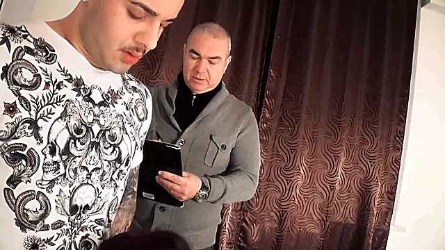 ساک زدن با کیر مصنوعی, جوراب ساق بلند کیر مصنوعی, ارگاسم سگ کوچولو, ارضا شدن زن, به ارگاسم رسیدن با خودارضایی