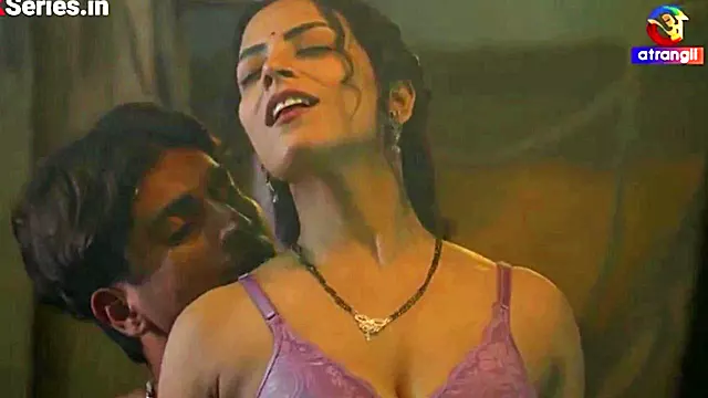 Horny Indian cutie adult mind-blowing clip