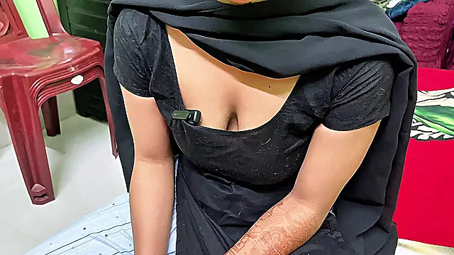 Sex with My Sexy House Servant When My Wife Not at Home