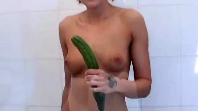 Nahaufnahme Dildo, Solo Nahaufname, Gurke Masturbieren, Erotik, Teen Sinnlich, Unterm Rock Hd