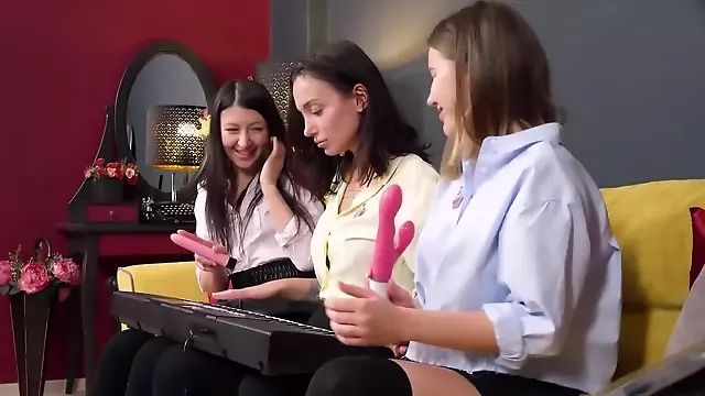 Mladý Trojka, Lesbicky Velkw Prsa, Velka Prsa Zadek, Anal Velka Prsa, Velký Prsa Trojka, Masturbace Lesby