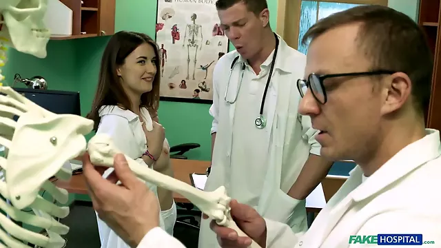 Qoca, Uniforma, Göt, Döş, Balaca Döşlər, Döş Göt, Saxta Doktor, Kimi, Sifətə Oturmaq, Xestexana
