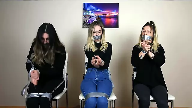 Trio Chairtied