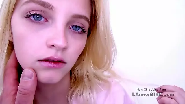 Bionda Italiana Amatoriale, Amatoriale Becca, Gemiti Amatoriali, Bionda Adolescente Pompino