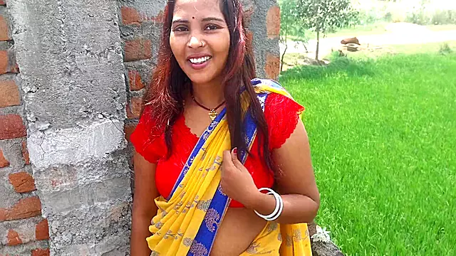 Deshi Pooja Bhabhi Come In Oldest House Chhat Fast Floor Fucking Video