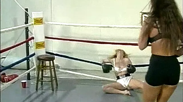 Bare Foot KO Boxing, Lynn Kicks The Fuck Out Of Scarlot
