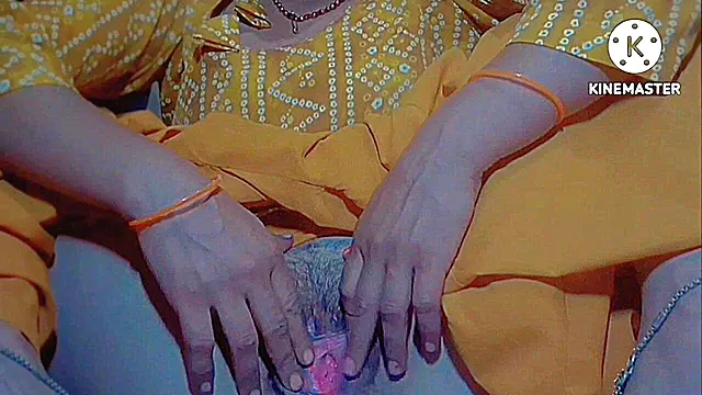 New Indian Big-breasted Girl Perfect Pussy Masturbation