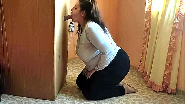 Hot Wife Cheats on Husband with Stranger - Amateur Blowjob and Cum on Face
