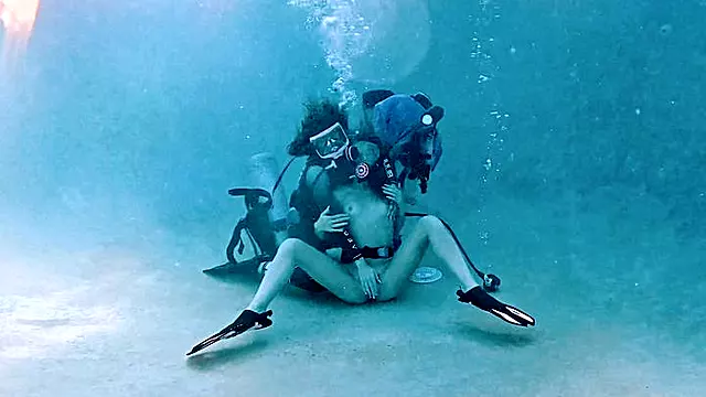 Underwater Dual Scuba Masterbation with Jasper and Nathalia