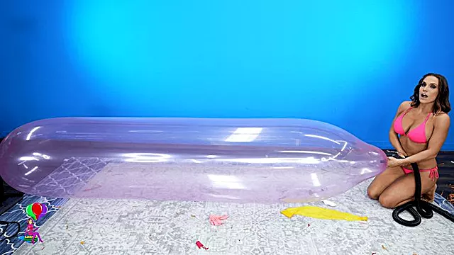 Sophie's Large Balloon Machine Popping HD (1920x1080)