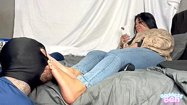 Ayakkabı Fetişi, Bot Ayak, Ayak Domination, Ayak Fetiş, Goddess Ayak, Çoraplı Ayak Feet, Çorap