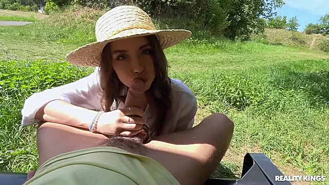 Cazzoni Grossi Che Sborrano In Figa, Cazzo Grosso, Pompino Tettona, Tette Piccole Creampie