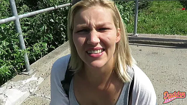 Femmes Amateurs, Amatrice Allemande, Pisse Amateur, Amatrice En Public, Blondes Allemand, Allemande Blonde Exterieur