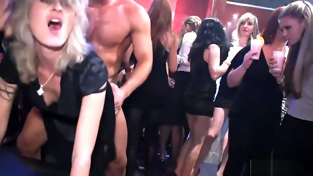 Amateure Party, Brünette, Grosse Titten Party, Amateur Gruppe, Blond Big Tits, Amateur Blondine Mit Dicken Titten
