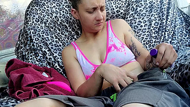 Javni Amaterski Seks, Uhvacene Mastrubacija, Uhvacene Da Gledaju Pornice, Gleda Dok Mu Jebe Devojku