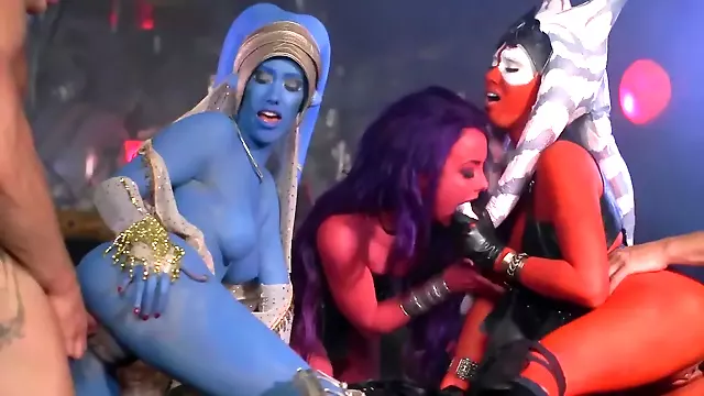 Černé Vlasy, Party Cernoska, Černá Krátké Vlasy, Reverzní Cowgirl, Lizani Semene Z Kundy, Pojídat Kundu Do Výstřiků
