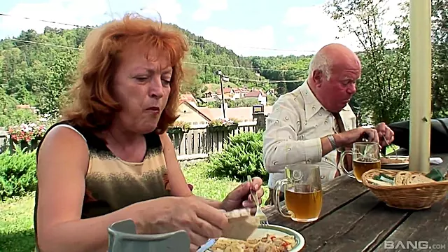 Amateure, Oma, Schön Amateur, Große Busen Oma, Red Head Gro E Busen, Outdoor Dicke Titten, Oma Outdoor