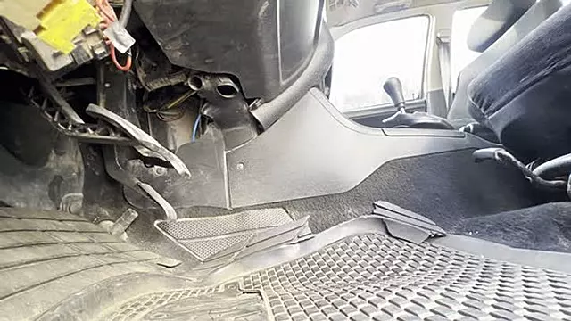 Ebony Queen s Out of Gas and Cranking! (Footwell)