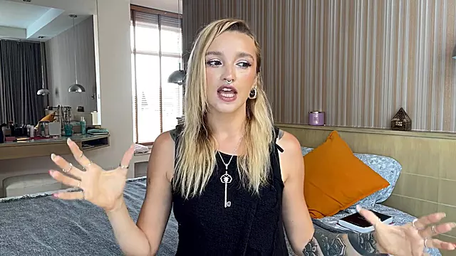 Male submissive gets dominated by fierce female