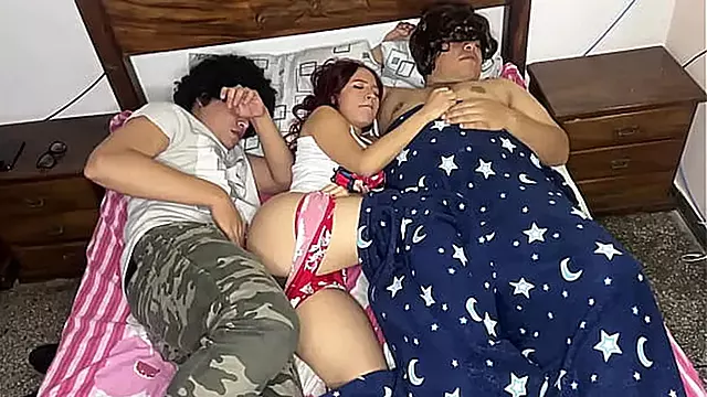 Amateur Freunde, Amateure, Jung Amateur, Tabu Anal, Brünette Teen Anal, Winzig Anal, 18 Arschfick
