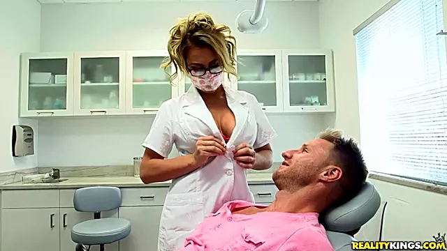 Blond Na Kozy, Blondýnky Za Peníze, Blond Massive Tits, Blondýnky Zraly Zensky, Kancelář Blondýnka