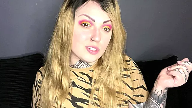 Amatör Sarışın, Milf Amatör, Milf Blode, Sarışın Solo, Dövmeli Sarışınlar, Kirli Konuşmak, Para Ile Aşk
