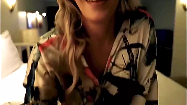 Abspritzen Amateur Blowjob, Amateur Abspritzen, Grosser Naturbusen Draussen, Reife Blowjob Cumshot