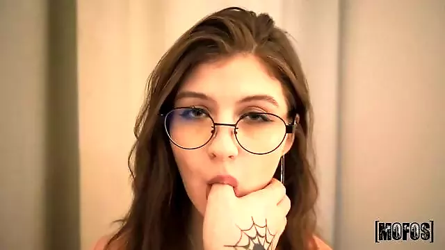 Lange Natur Brüste, Tiefster Blowjob, Blasen Brille, Große Busen Cum, Sperma Im Hals, Sperma Tief In Mich