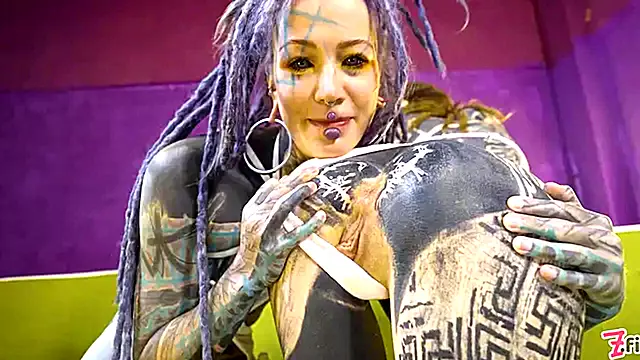 Goth GFs use massive dildos in lesbian playtime
