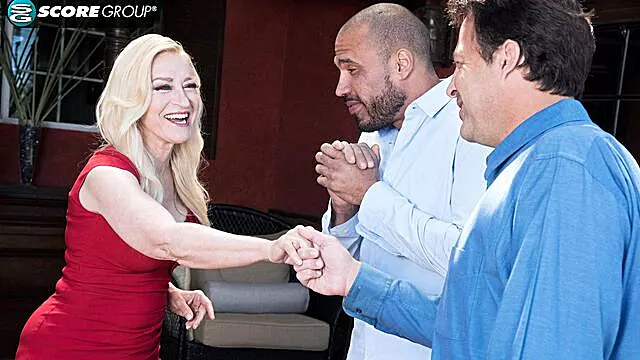آنال بلوند, دوبل آنال, دانلود سکس کون و سینه, پا, کون گنده میلف بلوند, داگی با کیر بزرگ, بلوند زیبا