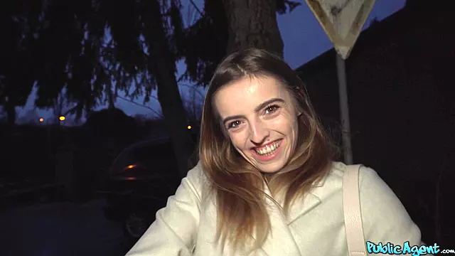 Französisch Amateur, Bruenette Titjob, Tief, Tief Im Arsch, Dicke Titten Outdoor, Große Brüste Pov