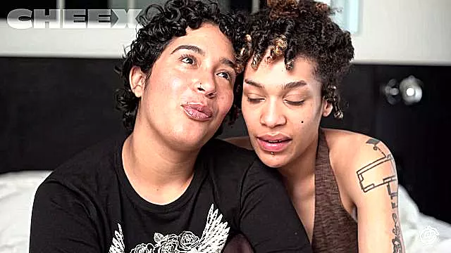 Lesbianas Strapon Amateurs, Coridas Amateur Femeninas, Coños Grandes, Tetas Naturales Y Coños