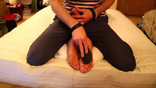New Girl Gets Quickie Tickled