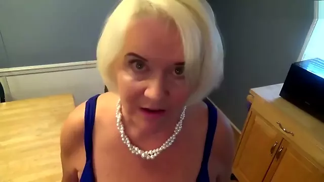 Velke Kozy Solo, Velky Kozy Masturbace, Blond Na Orgasmus, Blondyna Masturbace Solo, Masturbace Ženy
