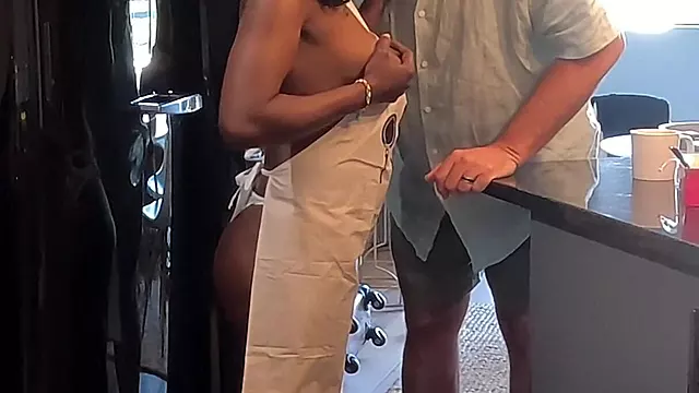 Meada Amateur, Mqmf Amateur, Delantal De Cocina, Negras Milf, Negro Casero Amateur, Comida De Coños