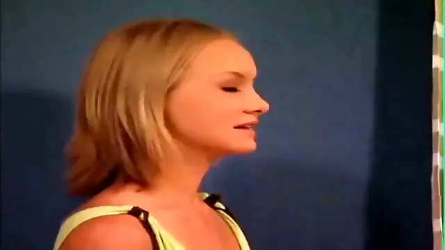 No bisex in this scene