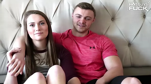 Brünette Casting, Brünett Handjob, Brünette Tätowiert, Wichs Casting, Tätowiert Casting, Erster Handjob