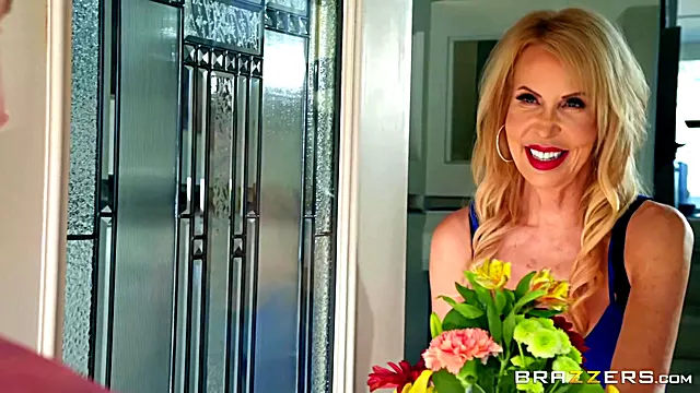 Sisata Anal, Fetiš Anal, Sisate Bake, Velike Sise I Masaza, Velike Sise, Masaza Kurca, Jebanje Dlakave Prvi Put