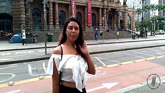 Sarah Rosa In Salve Familia!! Ja No Red O Setimo Episodio Da Hora Extra! Com A Maravilhosa Causando No Centro De Sao Paulo, Completinha No Red!! 8 Min