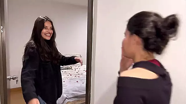 Best Friends Turn Lesbian Lovers - Hot Colombian Girls Kissing & Tribbing