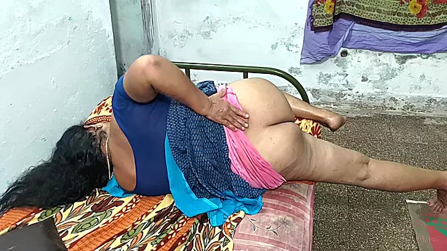I Talked To An Asian Desi Bhabhi And Made Her Agree To Have Sex