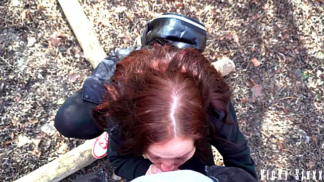Brunette Pipe, Blowjob Parc, Ados Brunette Cum, Ejaculation Dans La Bouche Avale, Sperme En Bouche