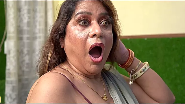 18yrs Cute Girls Join in Stepmom Sex Program! Indian Swapping Sex