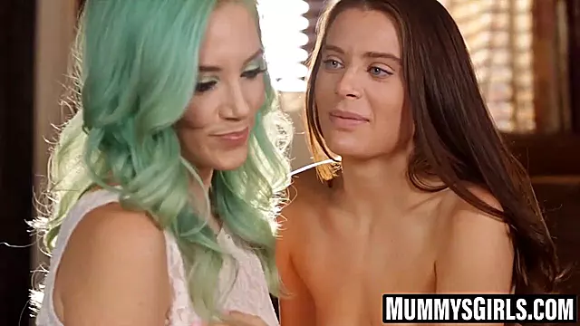 Большие Сиськи, Мама, Понравилось, Пизда Мамы, Лесби 69, Лесби Молодая С Мамой, Мачеха Лесбиянка