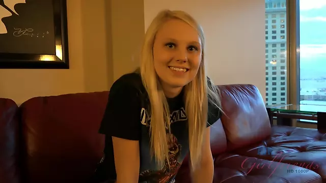 Hubeny Krasky Kozy, Malinký Prsa, Mladá Blondýnka, Náctileté Fetiš, Malá Prsa, Pocurana Blondyna