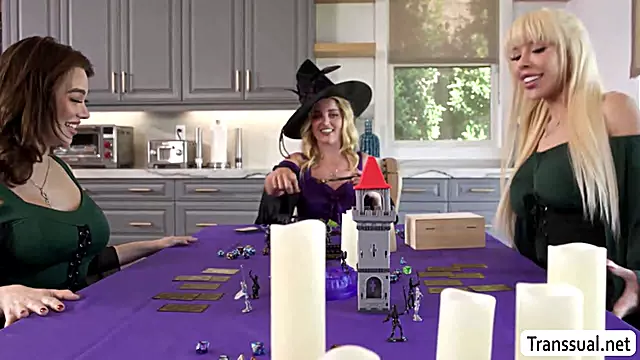 Blondyny, Trans Blondýna, Mladá Blondýnka, Pás Cudnosti, Mlade, Zasuň Mi, Shemale A Divka, Mladá Transky