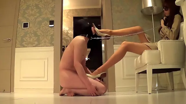 [027] Femdom       