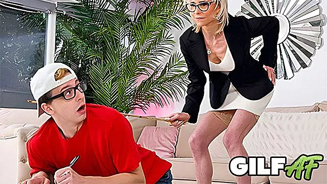 Milf Muschi, Große Muschi Lecken, Blowjob Titten, Sperma Auf Großer Fotze, Reif Hardcore, Harte Titten