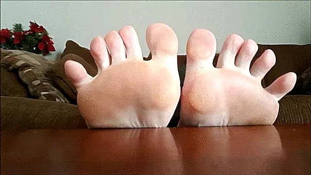 Toe Wiggling and pointing